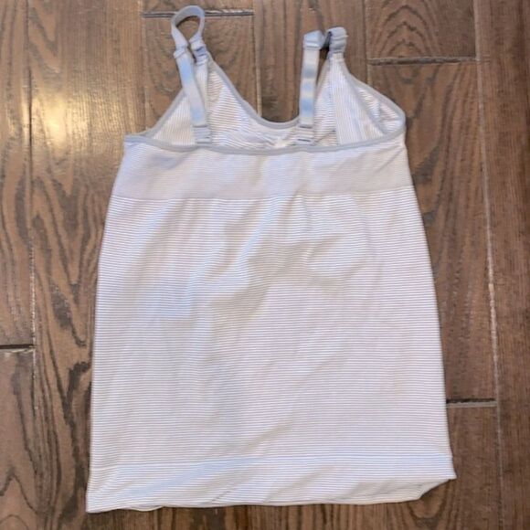 Labor of love seam free size small/medium tank top - Picture 6 of 6